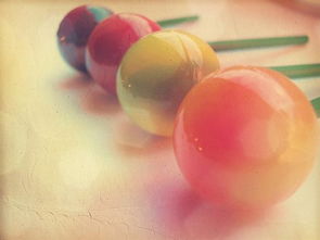 刷牙是一门学问 做好这些细节，让牙齿亮白无糖果残留